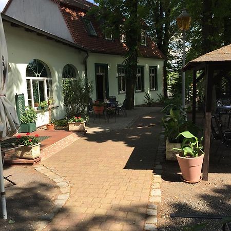 Hotel Bergschloesschen à Jüterbog Extérieur photo